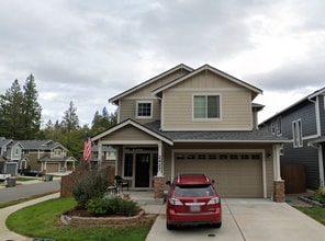 Building Photo - Spacious 4BD/3BA Modern Home in Bremerton, WA | Near PSNS & Naval Base Kitsap | Garage, Fireplace...