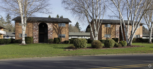 Building Photo - Colonial East Apartments