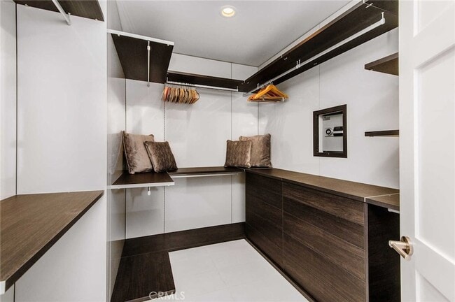 Building Photo - 1756 Clear View Dr