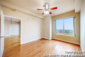 Building Photo - 215 Center St