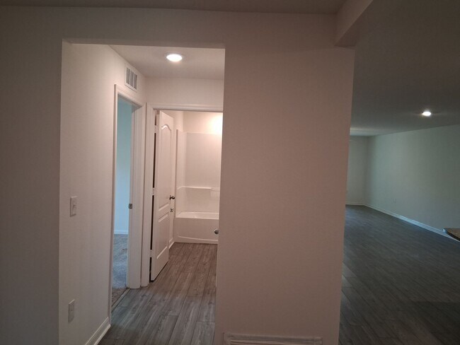 Building Photo - 8871 Southern Charm Cir