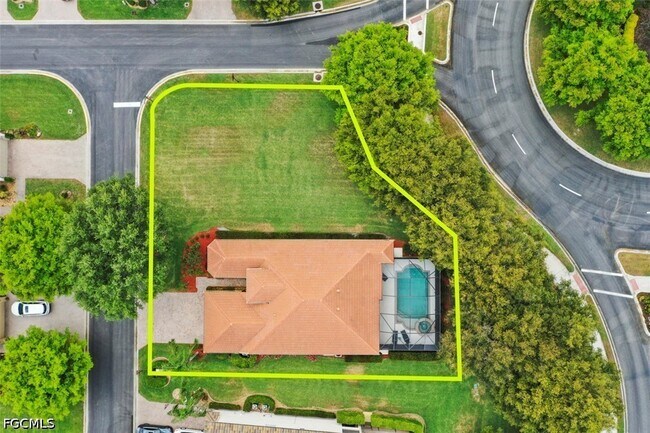 Building Photo - 13800 Farnese Dr