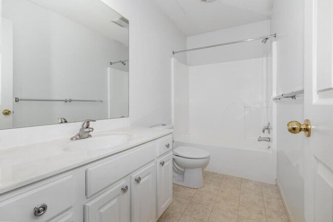 Building Photo - 1172 Heron Ct