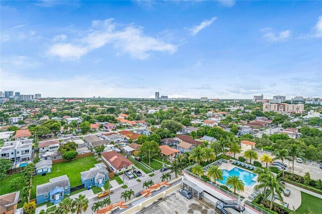 Building Photo - 3000 Coral Wy