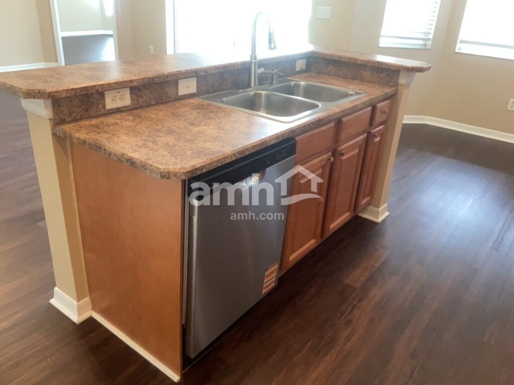 Building Photo - 3124 Shady Lily Ln