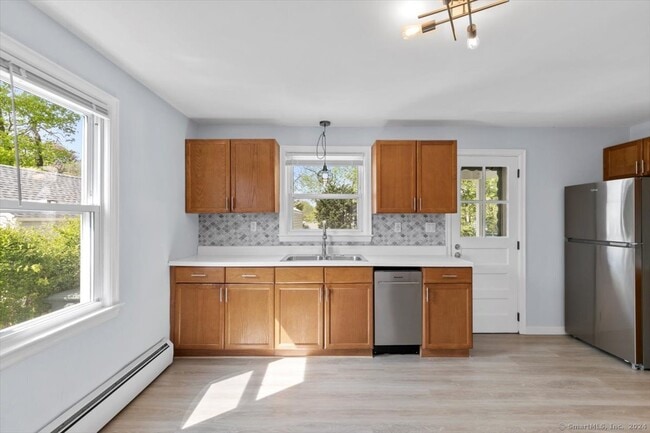 Building Photo - 119 Sunnyside Ct