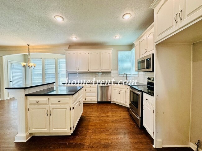 Building Photo - Blue Valley Schools, Walking Distance to Elementary School and Neighborhood Pool!
