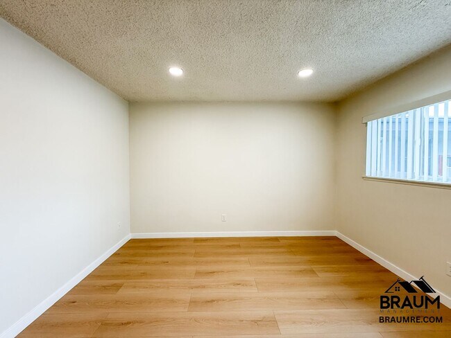 Building Photo - 5131 Buffalo Ave