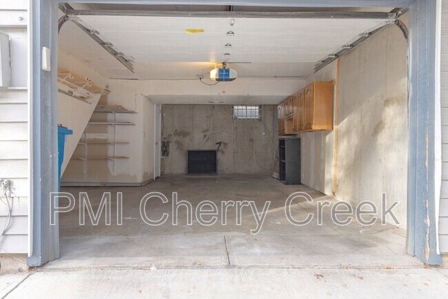 Building Photo - 11634 E Bayaud Dr