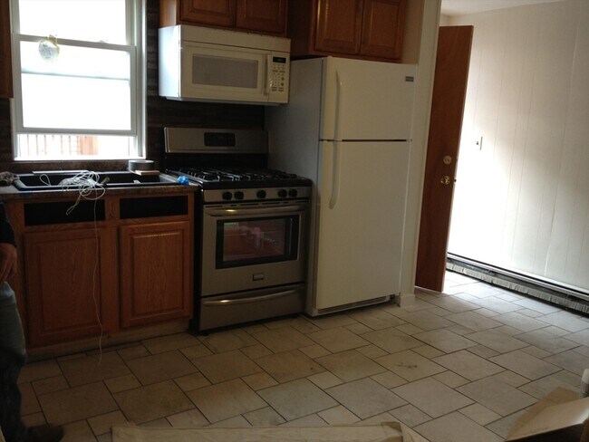 Building Photo - 9 Hall St