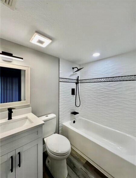 Building Photo - 7108 Waterside Dr