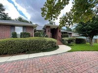 Building Photo - 5955 Hermitage Dr