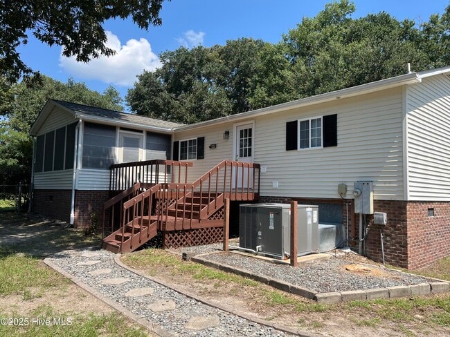 Building Photo - 112 Elsie Dr