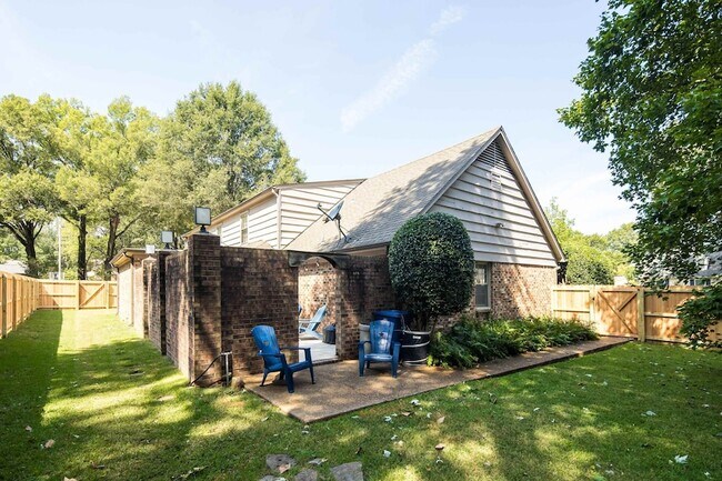 Building Photo - 7691 McHenry Cir N
