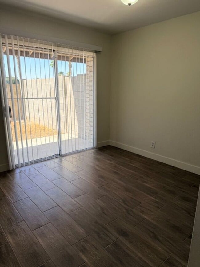 Building Photo - Affordable updated 2 bedroom in Mesa-University and Greenfield
