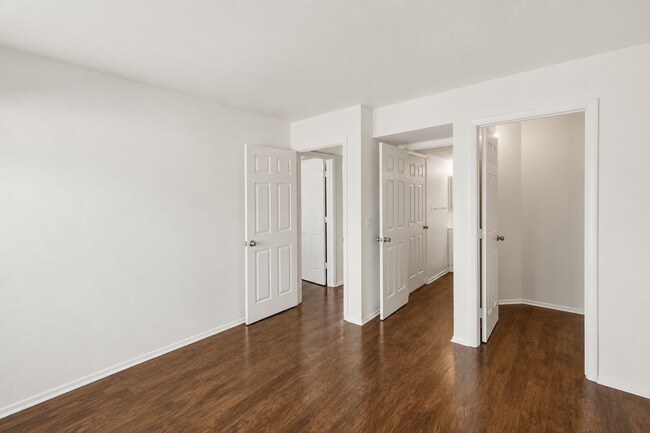 Building Photo - 45 N Phyllis-109