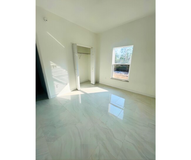 Building Photo - GREAT LOCATION-3/21 SINGLE FAMILY HOME- LAKE PLACID