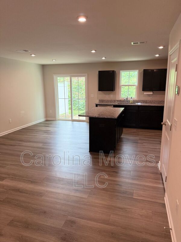 Building Photo - 103 Sarnesfield Wy