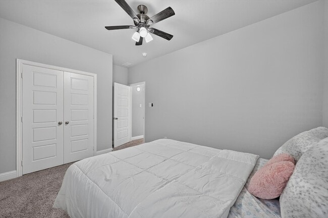 Building Photo - 12991 Vinson Dr
