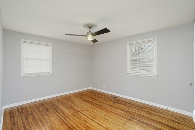 Building Photo - 121 Highland Dr