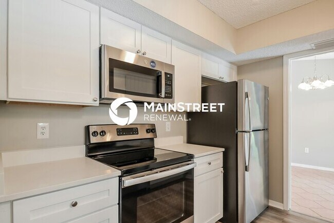 Building Photo - 3 Bedroom Pet-Friendly Home in SARASOTA, FL with Main Street Renewal