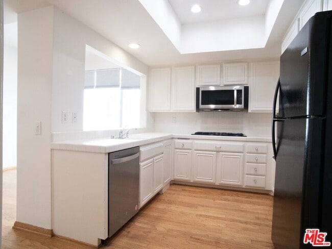 Building Photo - 1655 Selby Ave