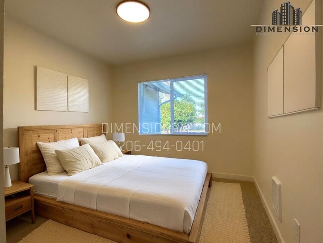 Building Photo - Modern Remodel – 4 Bed, 2 Bath Home in Pri...