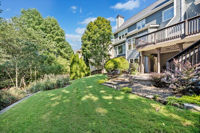 Building Photo - 521 Wooded Mountain Trail