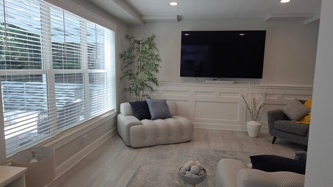 Building Photo - 13518 SW Hillshire Dr