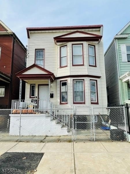 Primary Photo - 134 Wakeman Ave