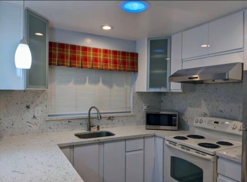 Building Photo - 3825 Union St