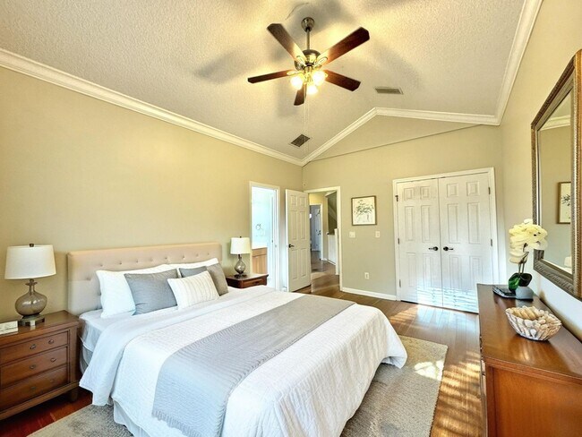 Building Photo - Coastal Charm: Luxurious 4-Bedroom Home in...