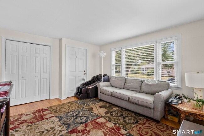 Building Photo - 214 Country Rd