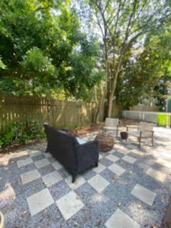 Building Photo - Beautiful historic 3BR/1.5BA Home in Downt...