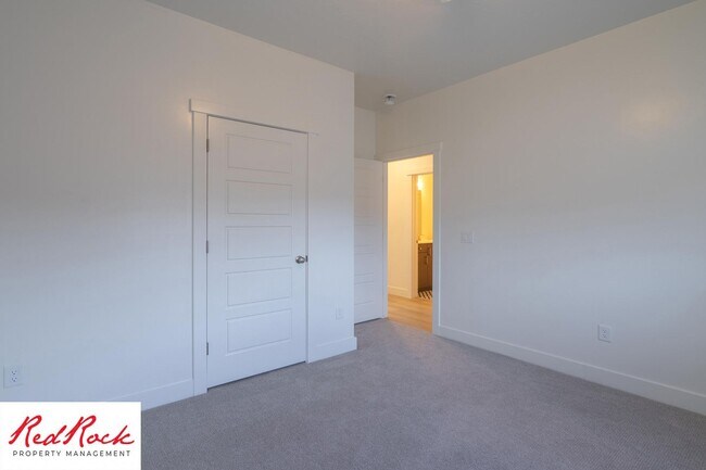 Building Photo - Comfort, Space & Style with a 3-Car Garage Small Dog Friendly!