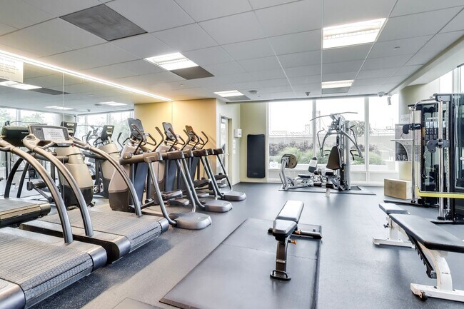 Building Photo - Luxury High-Rise Living | Stunning Bay Bridge Views from the 31st Floor