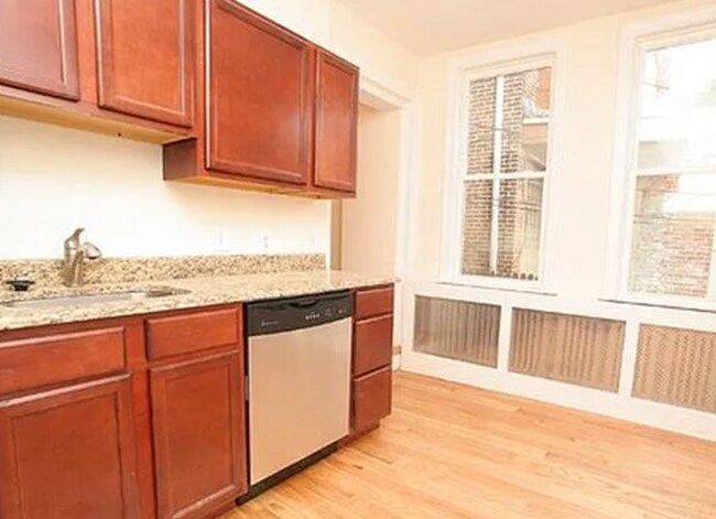 Building Photo - Newly Renovated Apartment in Brewerytown