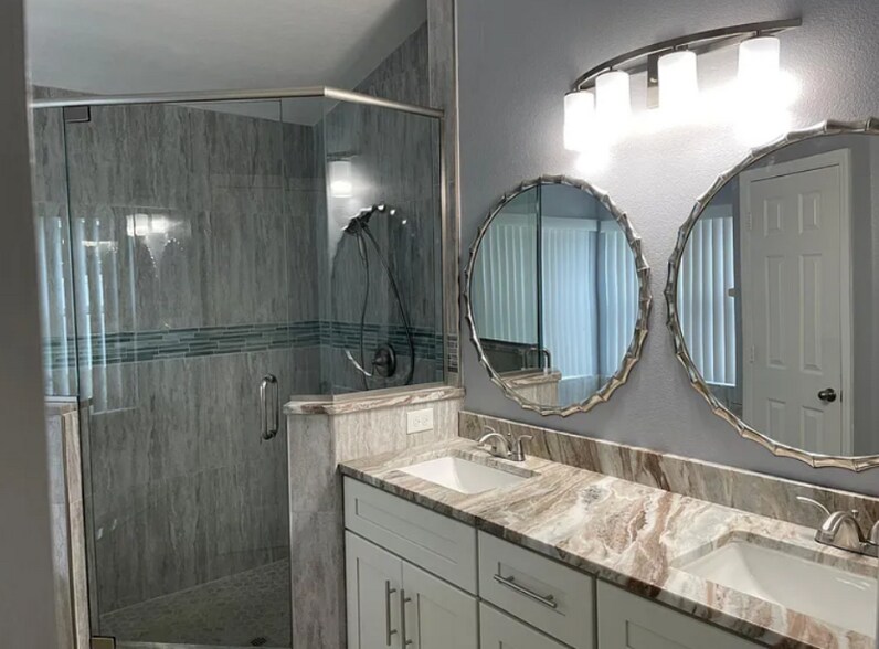 Building Photo - 11046 Crystal Glen Blvd