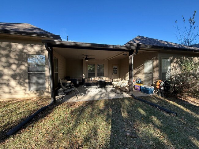 Building Photo - Must see this Beautifull home located off Staring in Santa Rosa Subdivision