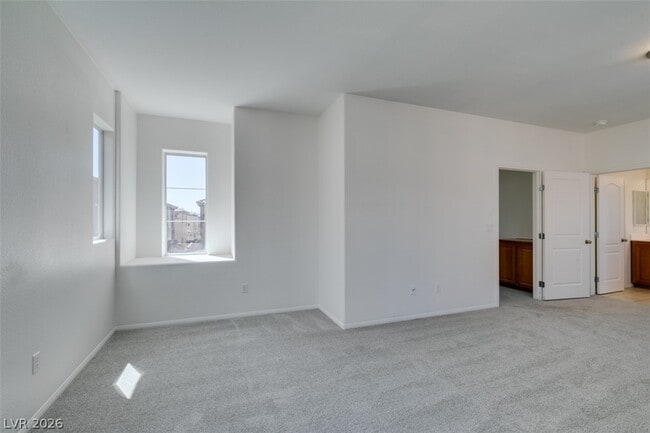 Building Photo - 685 Taliput Palm Pl