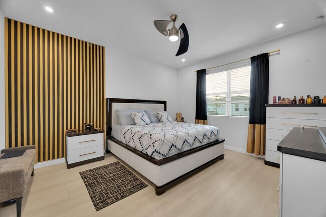 Building Photo - 10142 SW Orana Dr