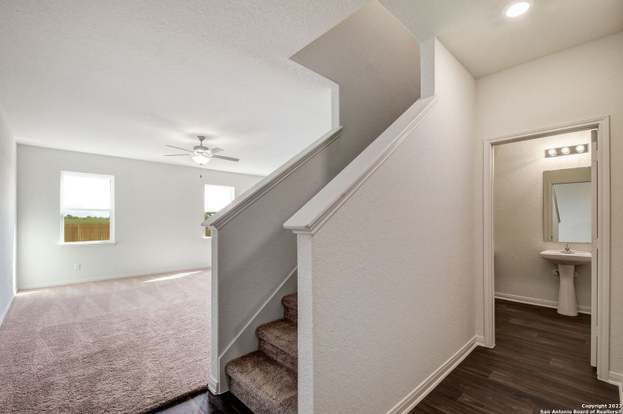 Building Photo - 765 Greenway Trl