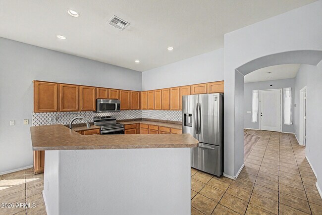 Building Photo - 7233 W Paradise Ln