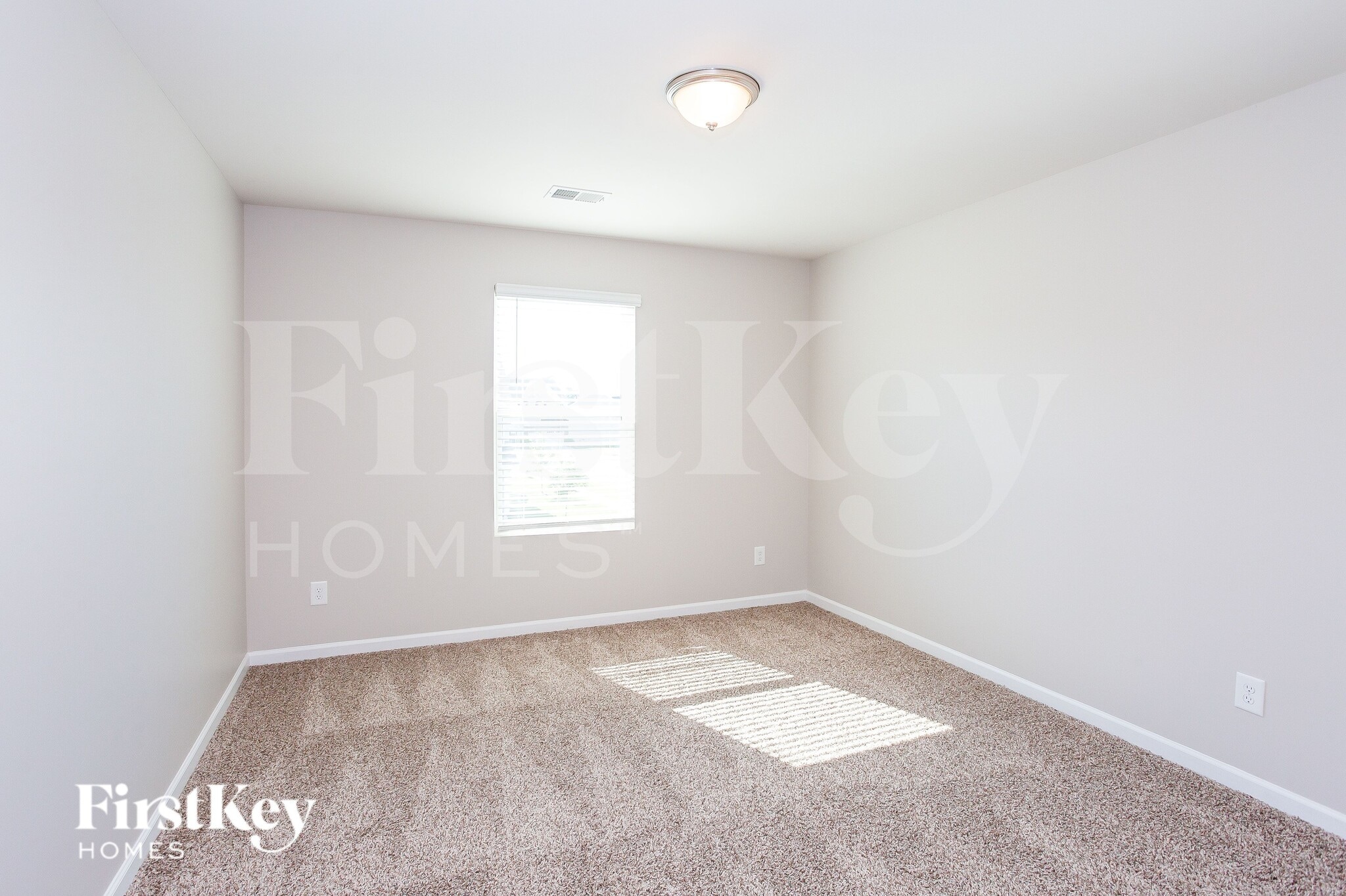 Building Photo - 10724 Rivergate Dr NW