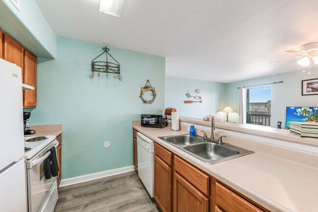 Building Photo - 15010 Leeward Dr