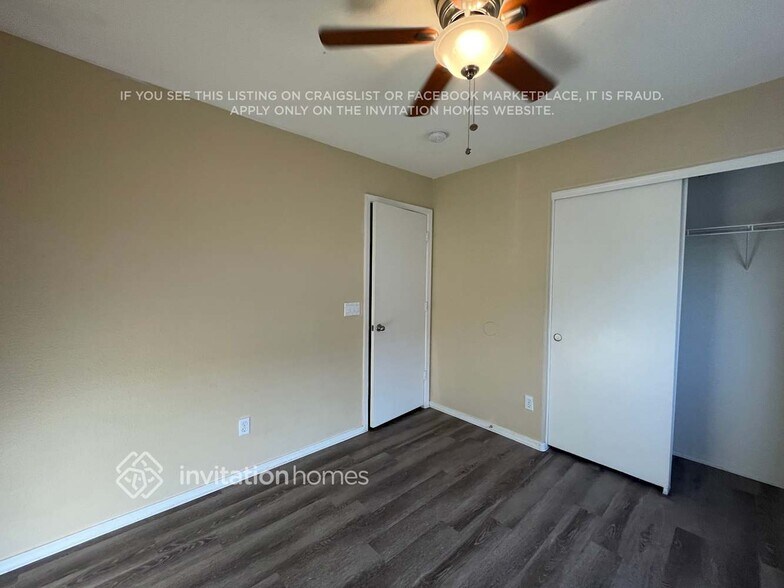 Building Photo - 13043 W Via Camille