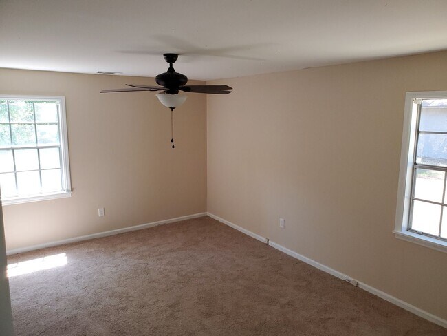 Building Photo - NEWLY RENOVATED- MOVE IN SPECIAL 300.00 OF...