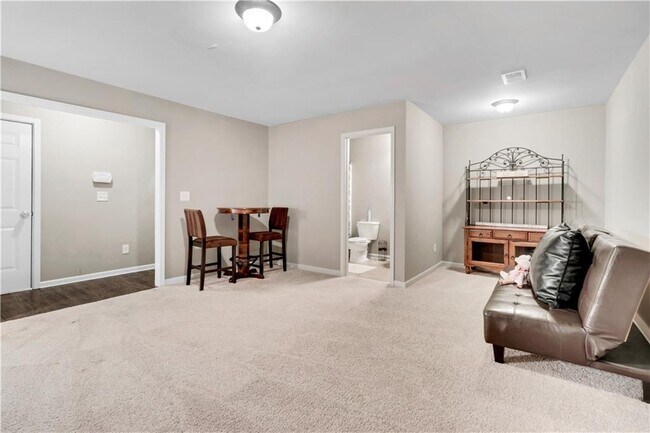 Building Photo - 5084 Whiteoak Terrace SE