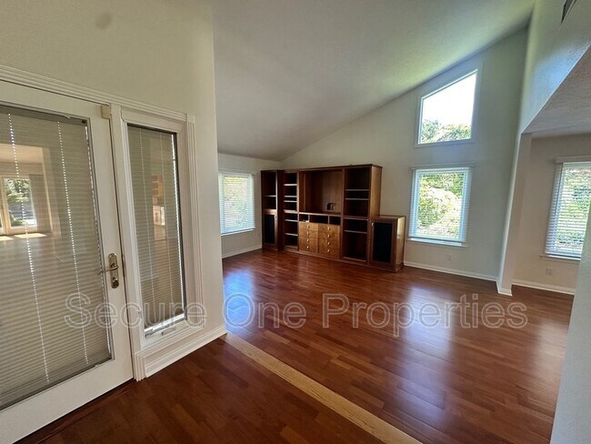 Building Photo - 1390 Calle Pecos