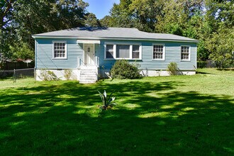 Building Photo - One Step Away from your DREAM HOME! Apply now.